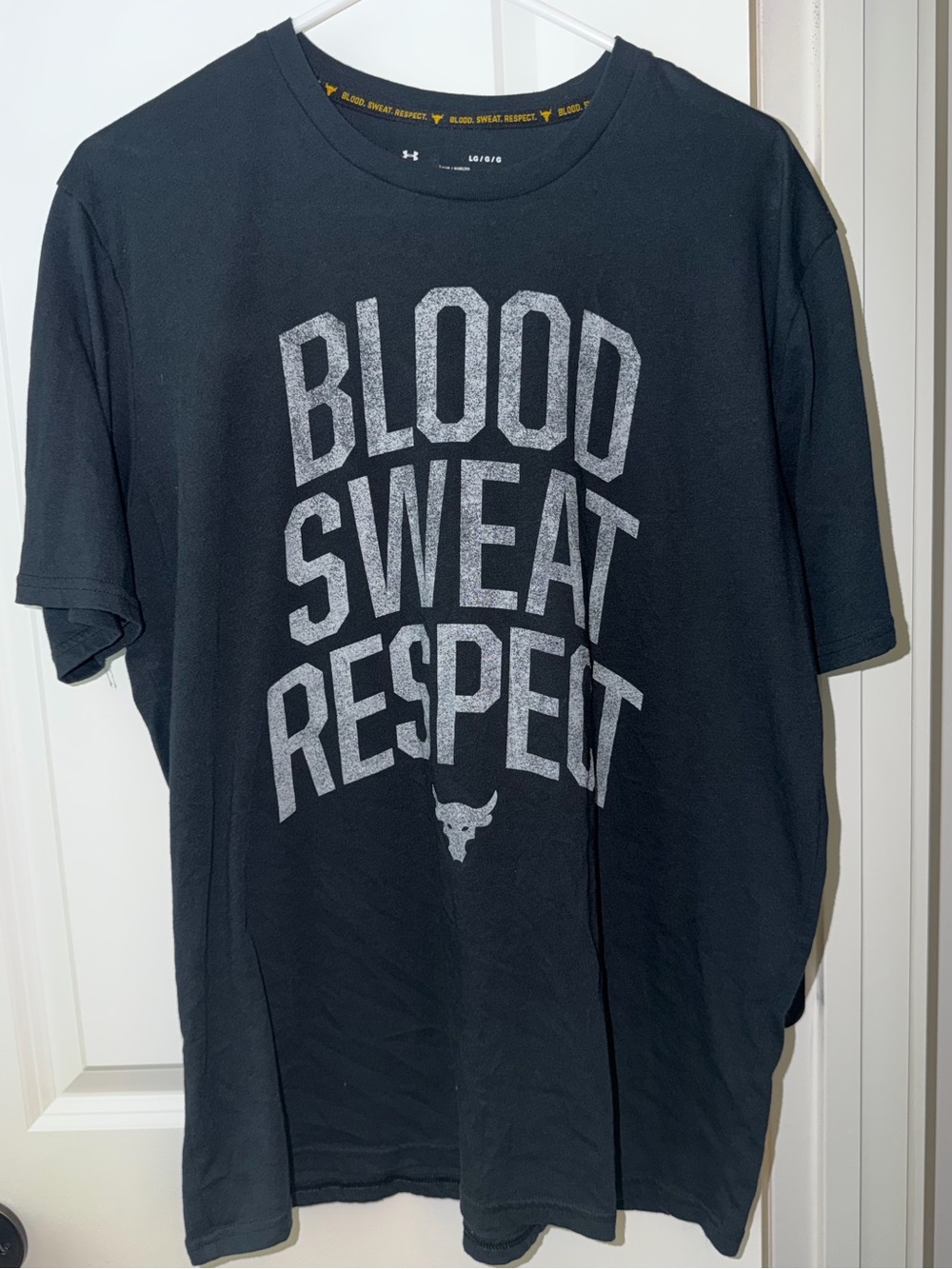 Under Armour Menās Black 'Blood Sweat Respect' tshirt